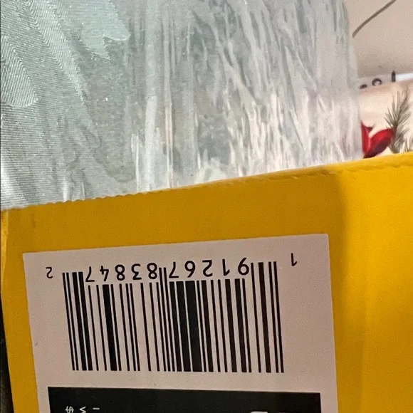 Marc Jacobs Peanuts Jogger Box in Black and Yellow - Picture 11 of 11